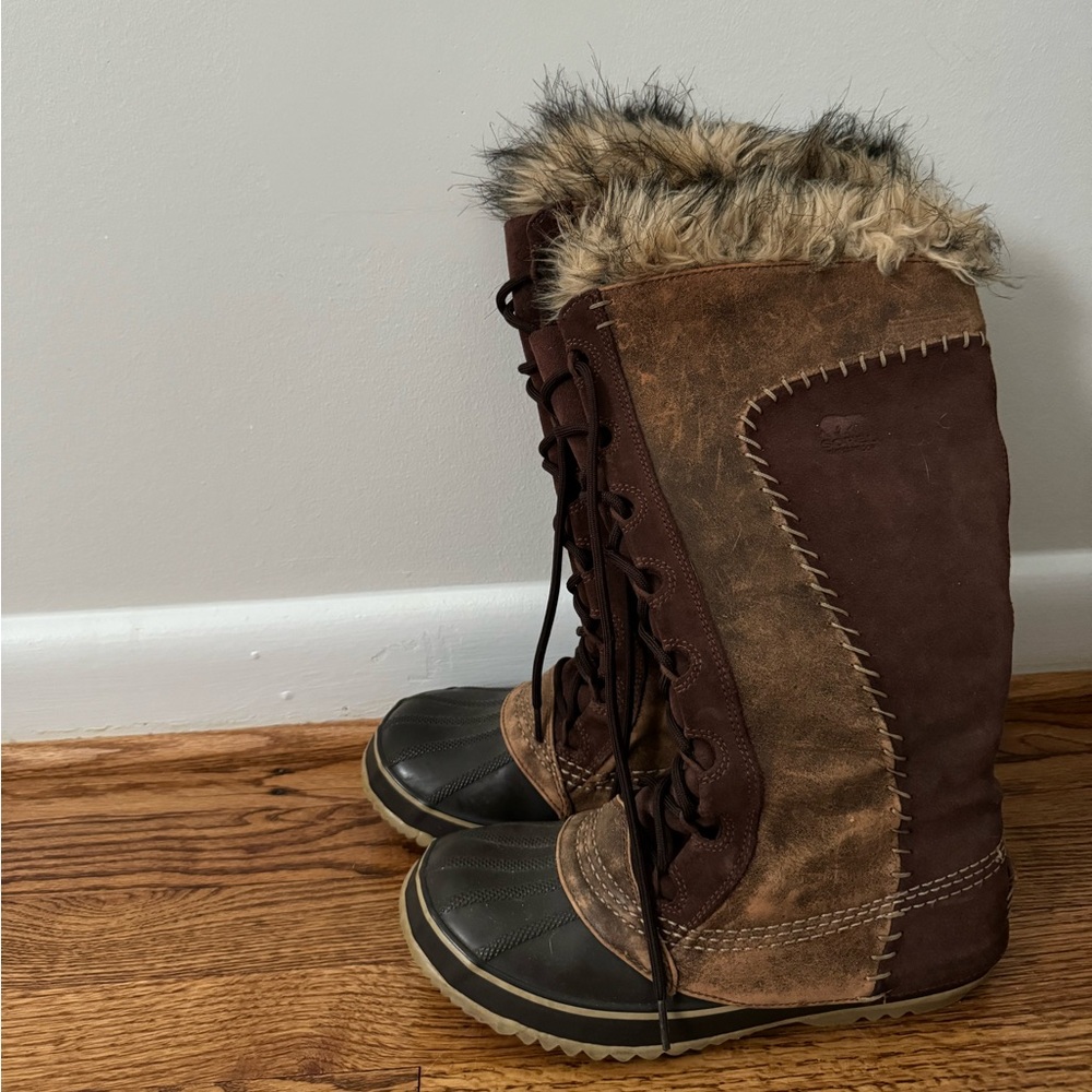 Sorel knee high cold weather boots size 8, great condition